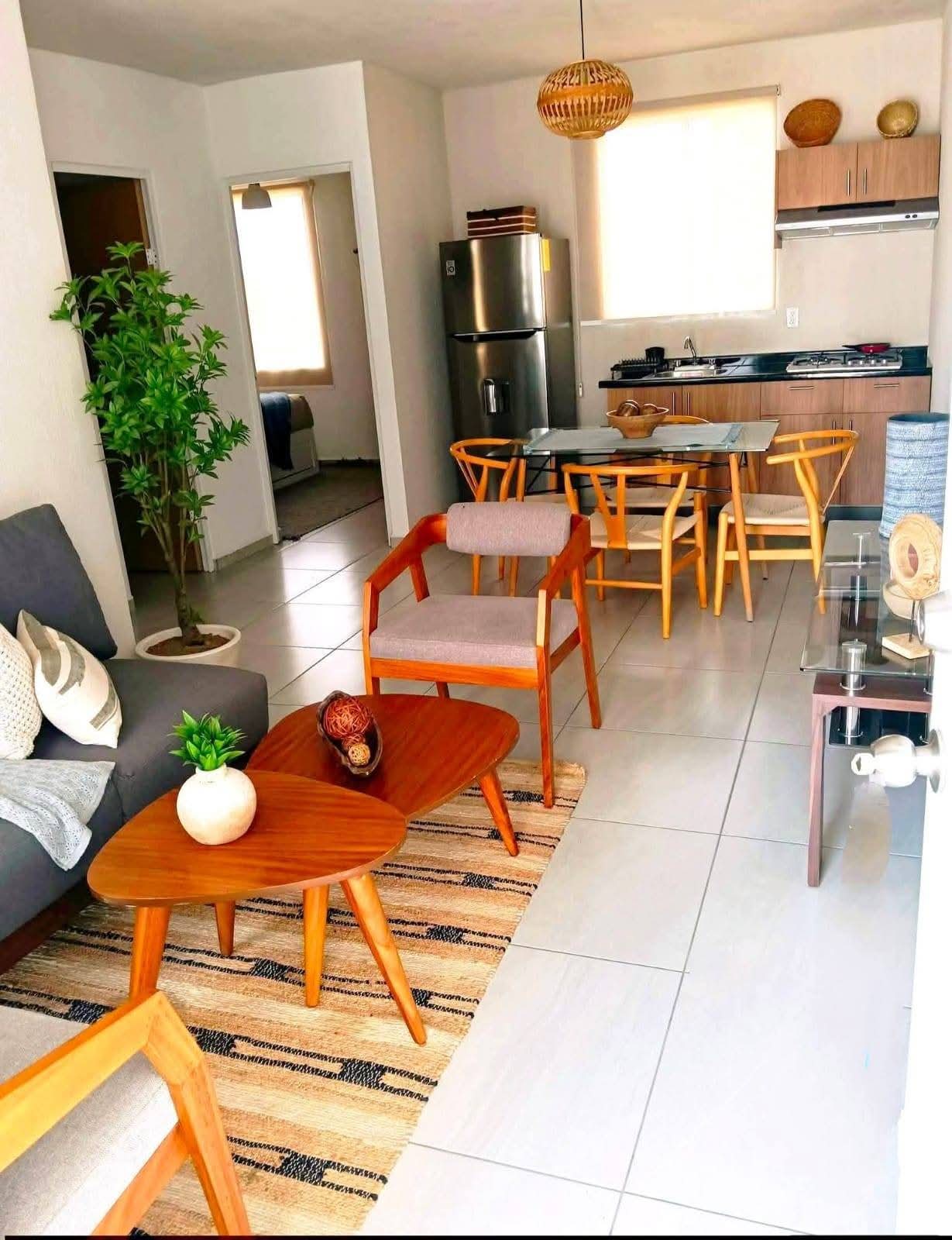 Interior de departamento muestra en Tesistán